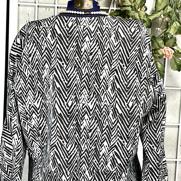 CAbi Zebra Print Tunic Blazer Size Large - Picture 9 of 13